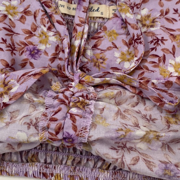 Live to be Spoiled 2 Pc crop top / short set, size XS /S. EUC condition - Picture 10 of 10